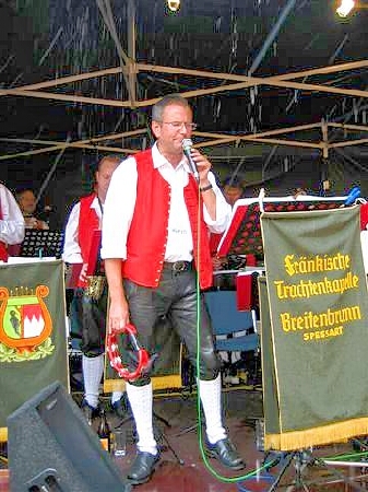 183_8390_r1.jpg